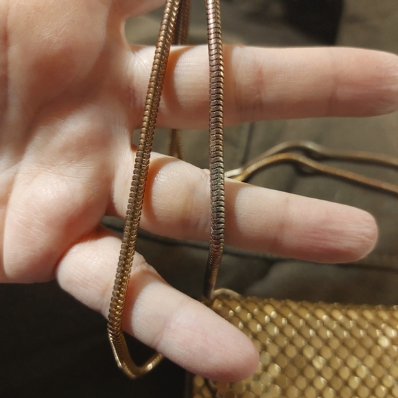 Gold Coin Mesh Vintage Clutch - Picture 7 of 9